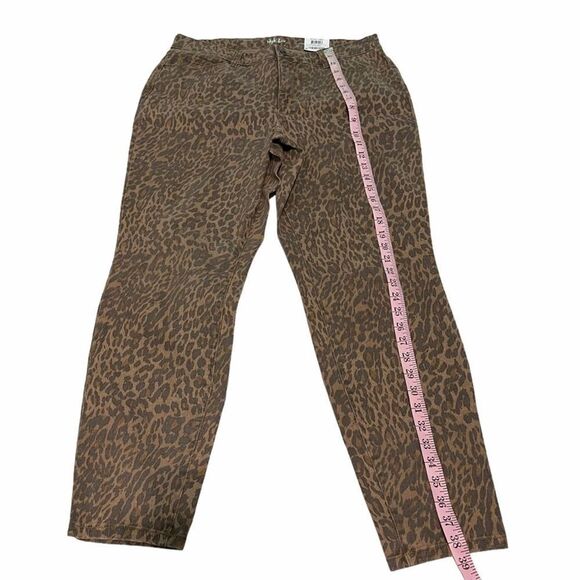 Style & Co Wild Puma Skinny Jeans Curvy Mid Rise Tummy Control Animal Print 12 - Picture 6 of 15